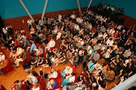 În 24 ianuarie 2009, 7 profesori si 35 elevi, membri în echipa de proiect, au desfăşurat o activitate practică la universitatea de arte george enescu iaşi. Unatc Facultatea De Teatru