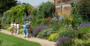 Da noi puoi trovare tutto dal verde all'arredo per rendere la tua casa un luogo. Waterperry Gardens Waterperry Gardens
