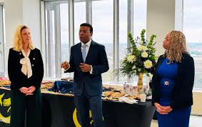 Hanging out with your adult children is really fun! 😎 Had a blast visiting  Aidan and Ally in their new city of Charlotte last night. They live in a  fab apartment in