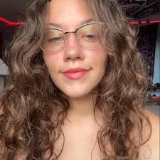 Who are good photographers for senior pictures in Monticello, IN?