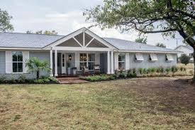 Ranch style homes are generally one story low. Fixer Upper A Coastal Makeover For A 1971 Ranch House Hgtv S Fixer Upper With Chip And Joanna Gaines Hgtv