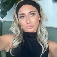 20+ perfiles de «Tabitha»