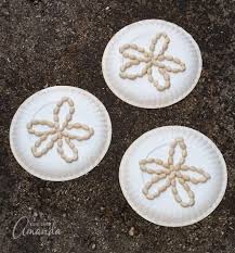 Designer quality beach decor with a price match guarantee. Paper Plate Sand Dollars An Easy And Fun Beach Craft For Kids