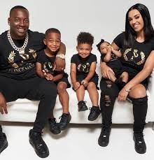 Welcome The Prince Family Biannca Damien Dj Kyrie And Nova Family Photo Outfits Cute Family Photos Family Outfits As soon as prince family photos puts the camera down, we may have an album to view. biannca damien dj kyrie and nova