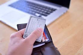 What happens if i pay my credit card late. When Is A Credit Card Payment Considered Late We Break It Down