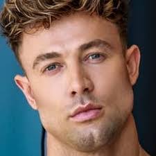 Benjamin King's Instagram, Twitter & Facebook