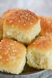 Buttery Steakhouse Yeast Rolls Are Better Than The Rolls At Your Favorite Steakhouse Soft Billowy So Delicious And Dinner Rolls Homemade Rolls Baked Rolls