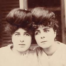 Ladeada hacia un lado, foto arcade antigua