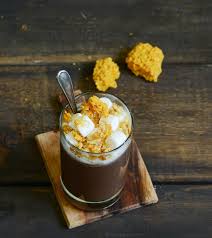 Lait Fouette Au Chocolat A La Guimauve Et A La Tire Eponge Recipe Special Recipes Chocolate Milkshake Recipes