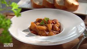 Wurzige Chorizo Trifft Auf Viel Paprika Die Kartoffeln Werden Zerpfluckt Das Ist Typisch Fur Dieses Rezept Kartoffeleintopf Eintopf Lebensmittel Essen