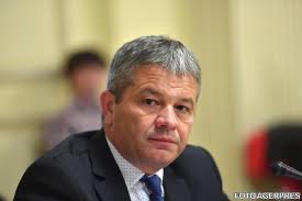 Fostul ministru al sănătăţii, florian bodog, şi senatorul psd, ion rotaru, au depus la senat un proiect care acordă medicilor posibilitatea de a se pensiona la cerere, la vârsta de 67 de ani. De Ce Vor CaÈ›iva Parlamentari Psd SÄƒ CreascÄƒ Varsta De Pensionare Pentru Medici Emanuel Ungureanu Usr Proiect De Lege Cu DedicaÈ›ie Pentru Dinozaurii È™efi De SecÈ›ii Din Spitale Hotnews Mobile