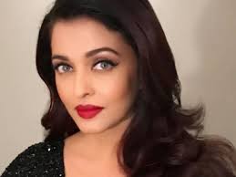Aishwarya rai bachchan (an haife aishwarya rai a ranar1 ga watan nuwamba a shekara ta 1973) yar wasan indiya ce kuma wacce ta yi nasara a fim ɗin miss world a shekara ta 1994. Aishwarya Rai Bachchan Invests In Healthtech Startup Possible As Part Of A Larger Funding Round The Economic Times