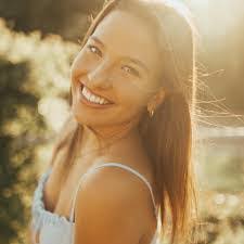 Beth Ashbrook's Instagram, Twitter & Facebook