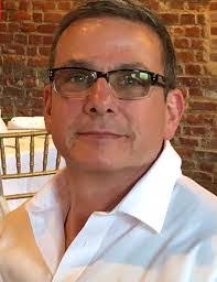 Lee Carmichael's Instagram, Twitter & Facebook