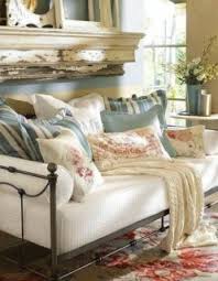 Quelli dello stile provenzale sono, come abbiamo detto, lavanda e bianco. Stile Provenzale Arredamento Romantico Ed Elegante Roba Da Donne