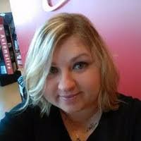 Jennifer Woolum's Instagram, Twitter & Facebook