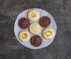 Palkova or paal kova is tamil for milk khoa, a sweet that doesn't have its origins in the state. Milk Peda Doodh Peda Traditionally Modern Food