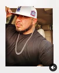 A look at Allen Iverson's new sculpture at the Sixers Legend Walk. 👏🔥  [via Philadelphia 76ers]