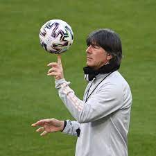 Drei spieler musste bundestrainer löw davor allerdings aus dem kader nehmen. Em 2021 Wann Gibt Jogi Low Heute Den Dfb Kader Bekannt Das Ist Der Aktuelle Stand Fussball