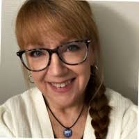 Shelley Kizer's Instagram, Twitter & Facebook