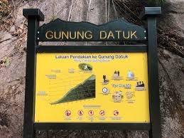 Get to the peak to admire the rock formation and a really stunning view! Puncak Gunung Datuk Malaysia Polarsteps