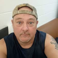 the myth regarding this Hitbox has been unraveled. It's not a hitbox  problem, the mime literally tries to grab any player that is