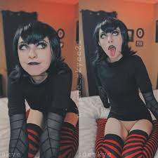 Oh, hi human 😌🦇 // Mavis from Hotel Transylvania by Jade Skye [Self] -  Reddit NSFW