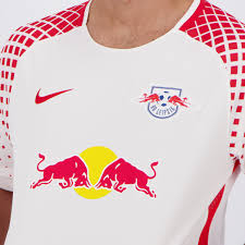 Mit anfahrtsbeschreibung, terminen, neuigkeiten rund um den verein und die nachwuchsmannschaften. Nike Rb Leipzig Home 2018 Jersey Futfanatics