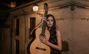 İsabel martines de peron (az); Biography Isabel Martinez