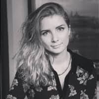 Ann Lavelle's Instagram, Twitter & Facebook