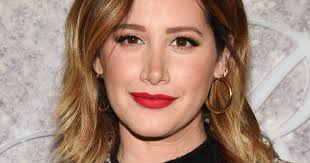 Jaimie vaes is namelijk een prachtige zwoele verschijning. High School Musical Actrice Ashley Tisdale Bevallen Van Een Meisje Show Ad Nl