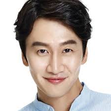 Phản ứng của lee kwang soo trong buổi ghi hình đầu tiên sau khi xác nhận rời running man được người hâm mộ đặc biệt quan tâm. Lee Kwang Soo Bio Age Net Worth Height In Relation Body Measurement Career