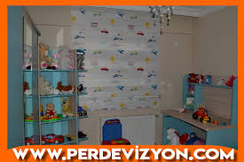 Çocuk odası perdesi kız çocuk , erkek çocuk veya ikisi aynı oda isler ona göre renk seçimi yapılır. Cocuk Odalari Icin Zebra Stor Perde Modelleri