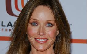 She married barry roberts in 1974. F Uvflnbzxzpom
