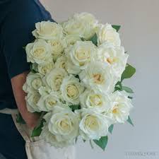 Tifuly 12 pcs artificial chrysanthemum ball flowers bouquets for bride single stem plastic hydrangea silk flowers for wedding bouquets centerpieces. Peaches Cream Wedding Flower Moodboard Diy Wedding Flower Packages Flower Moxie In 2021 Online Wedding Flowers Flower Bouquet Wedding Wedding Flowers