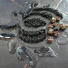 Fauteuil Paradis Perdu Broderie Broderie En Patte De Mouche Motifs De Broderie A La Main