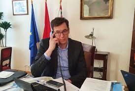 Karácsony gergely, budapest főpolgármestere az inforádió aréna című műsorában. Karacsony Gergely Telefonal Man With Phone Blank Template Imgflip