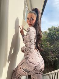 Tamara Lee B - Model, Actor - theright.fit