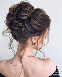 Gelinlik saç örgü modelleri her genç kız hayal ettiği şık ve zarif bir gelinlik giyinmek ister. Prom Hair Panosundaki Pin