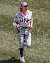 Ella Moeller (@ella_moeller)