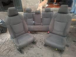 Buenas Tardes compañeros mi camioneta es año 2006 y me consume demasiado  aceite que problema tendrá hace tres meses le cambie el aceite 10 w 30 y ya  se lo consumió algún consejo gracias