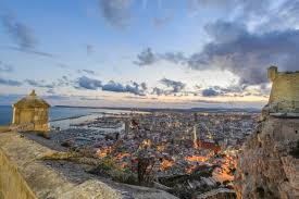 Junio 20, 2018 by beatriz alicante turismo, guía turística, news comments off. Die Burg Von Santa Barbara Alicante City Beach