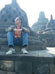 Pengayam ayaman adalah satu acuan yang di gunakan para bebotoh ( pemain judi sambung ayam di bali ).pengayam ayaman terdiri dari penemuan saungan , berdasar. Pengayam Ayaman Menurut Sadwara