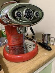 The device works with illy iperespresso capsules and creates authentic beverages. Francis Francis X7 1 Espresso Capsule Machine Illy Eshop