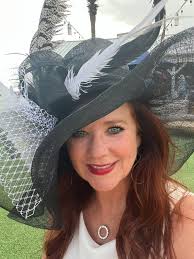 What a fun day!!! It's Derby Day!!! 2 times this week to dress for the  Derby! I guess it's time to put it