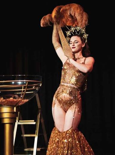 Los Angeles Burlesque Dancer | Altus Entertainment