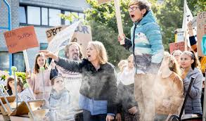 Ilse warringa, die juf ank speelde in de serie, neemt hierbij de een terugkerend thema was het lied hallo allemaal van juf ank, dat na afloop viraal ging. De Luizenmoeder Tv Series 2019 2020 Imdb