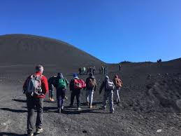 Funivia dell'etna tutta la città palaghiaccio monti rossi adventure park cava d'asaro grotta di mompeluso monastero dei benedettini monastero di san nicolò l'arena funivia dell'etna rifugio. Scuola E Turismo Con Il Progetto Pilota Di Funivia Dell Etna Oltre Mille Studenti Acesi Gratis Sul Vulcano La Voce Dell Jonio