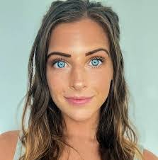 Kiera Snyder's Instagram, Twitter & Facebook