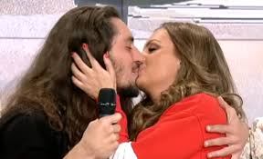 Video / alexandra stan, îndrăgostită până peste cap de noul iubit! Sunt Sau Nu Sunt ImpreunÄƒ Alexandra Stan Si Bogdan StÄƒruialÄƒ Surprinsi ImpreunÄƒ La Neversea Foto